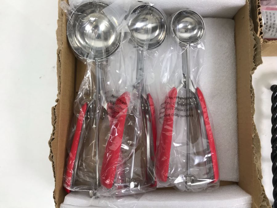 New Rope Trivet, Microplane Elite Series And Multi-Purpose Scoops [Photo 5]