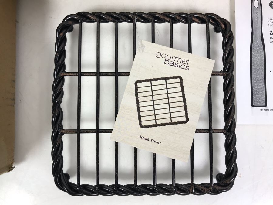 New Rope Trivet, Microplane Elite Series And Multi-Purpose Scoops [Photo 7]