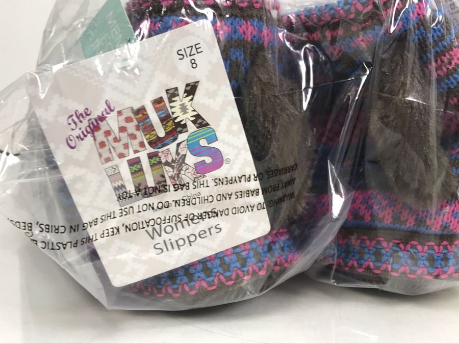 Women's Dog Themed Slippers Size 7 And Women's Earth Origins Size 7 Shoes [Photo 5]