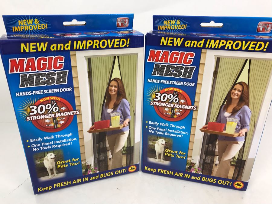 Pair Of Magic Mesh Hands-Free Screen Door [Photo 2]