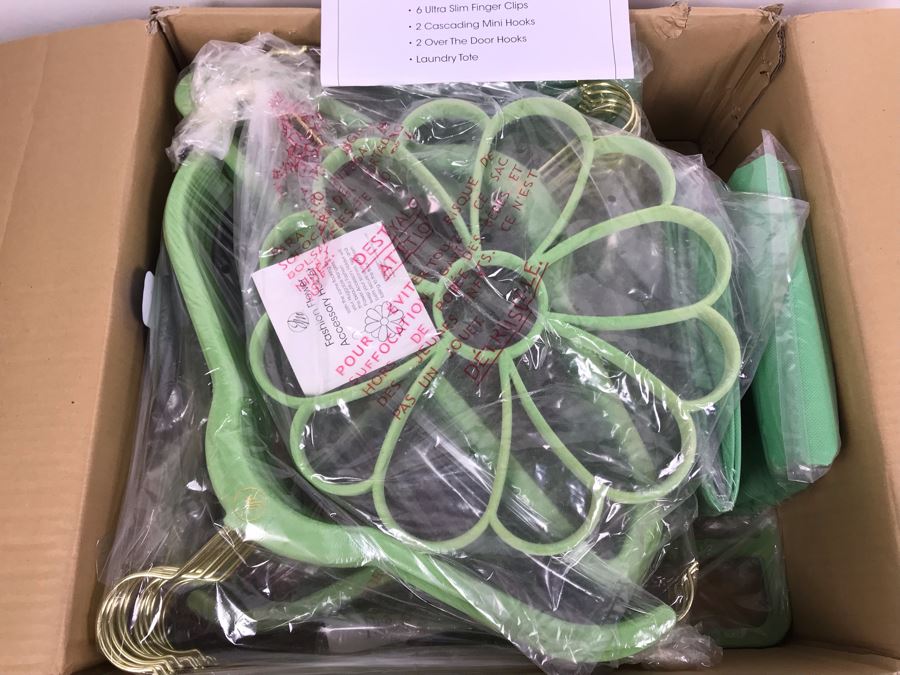 New Joy Mangano Huggable Hangers 47 Piece Set [Photo 2]