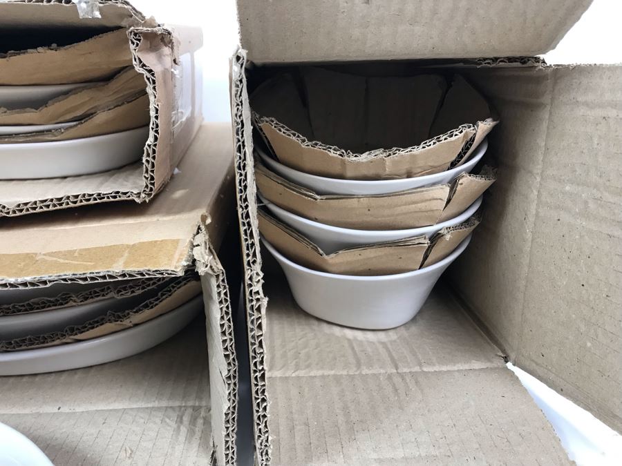 New Rachael Ray Dinnerware Set Serving For Four Dishes, Bowls, Coffee Cups In White [Photo 6]