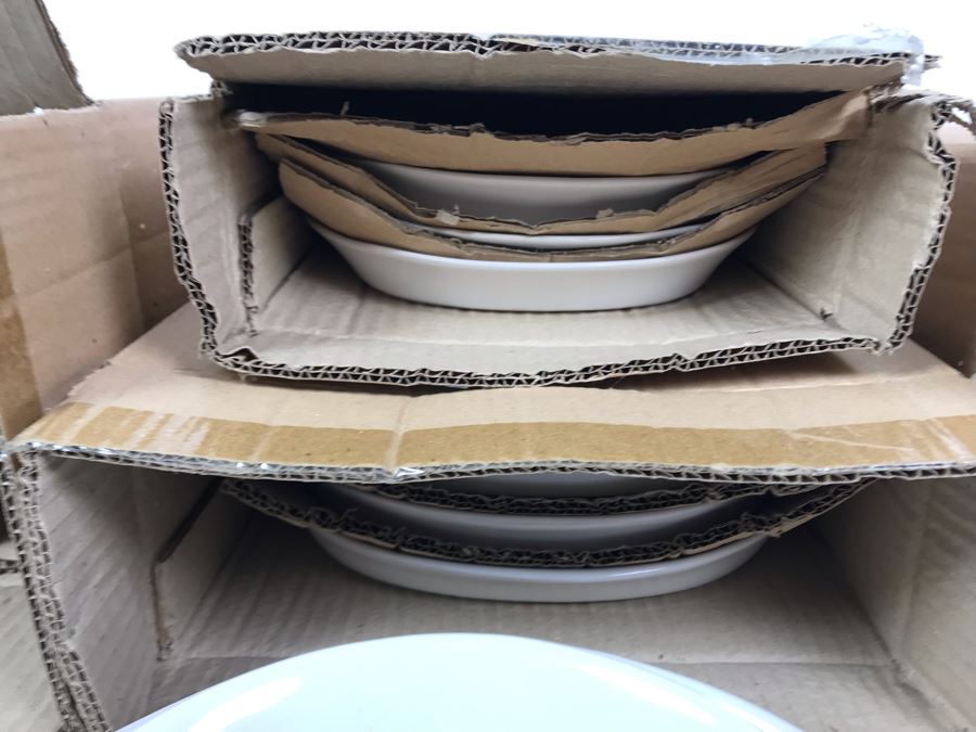 New Rachael Ray Dinnerware Set Serving For Four Dishes, Bowls, Coffee Cups In White [Photo 7]