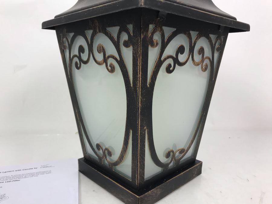 New Indoor / Outdoor Carriage Lantern Battery Powered With Candle By Valerie [Photo 4]