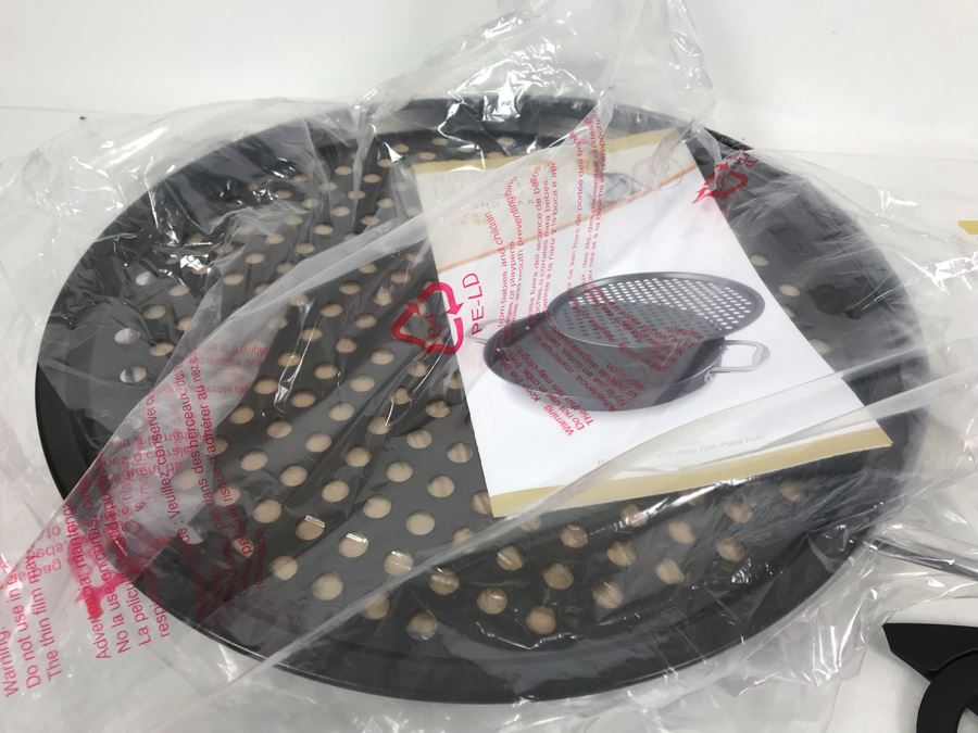 New Wolfgang Puck Pizza Pan Set And Wolfgang Puck Pizza Cutter [Photo 6]