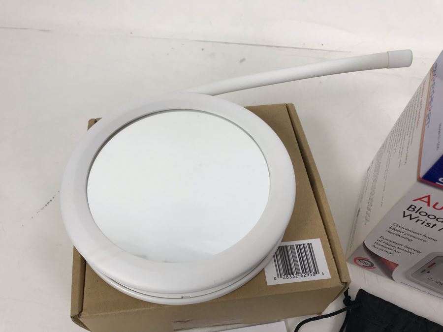 New Joy Mangano Handy Hook Mirror And New Automatic Digital Blood Pressure Wrist Monitor [Photo 3]