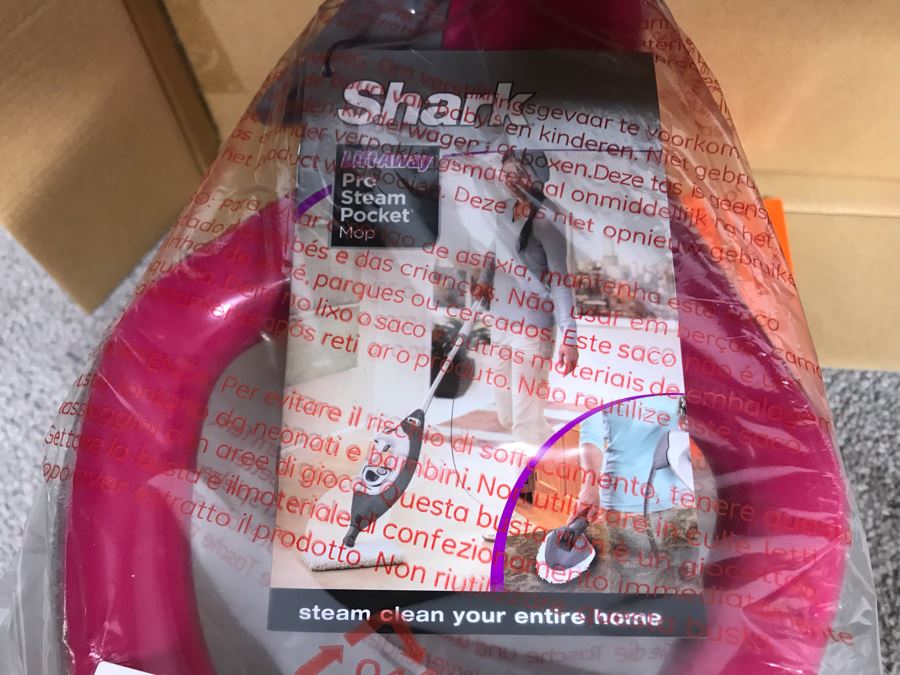 New Shark Lift Away Professional Steam Pocket Mop With Attachments In Fuschia Retails $129 [Photo 4]