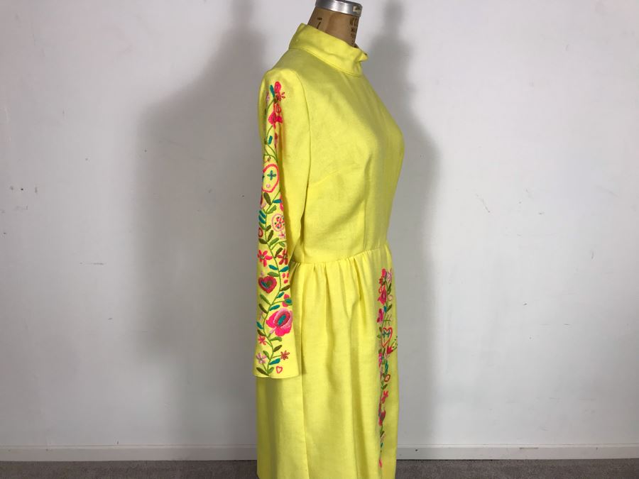 Vintage Embroidered Dress Shoulder-Shoulder 15', Length 40', Waist 26' [Photo 9]