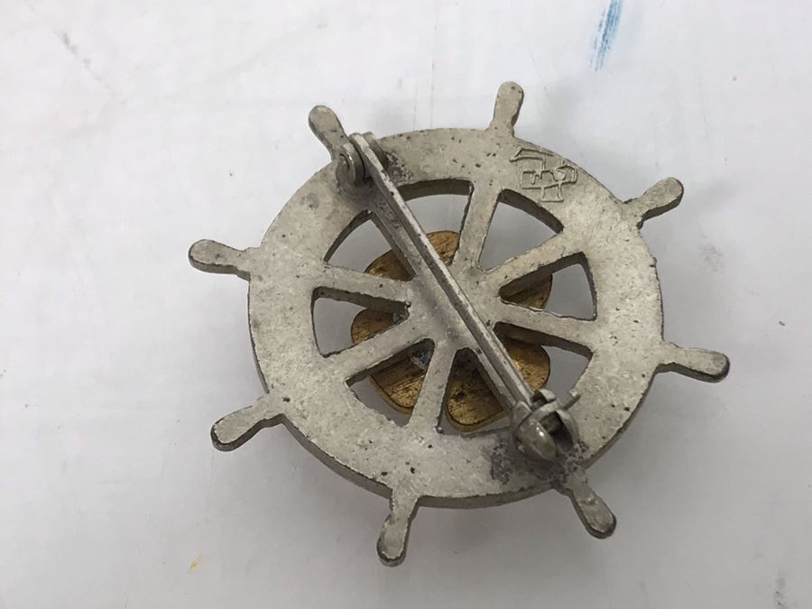 Various 1960s Girl Scout Pins, Buttons, Charms And Keychains [Photo 11]