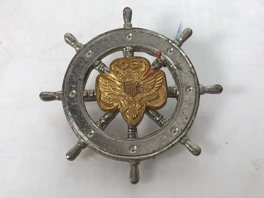 Various 1960s Girl Scout Pins, Buttons, Charms And Keychains [Photo 10]