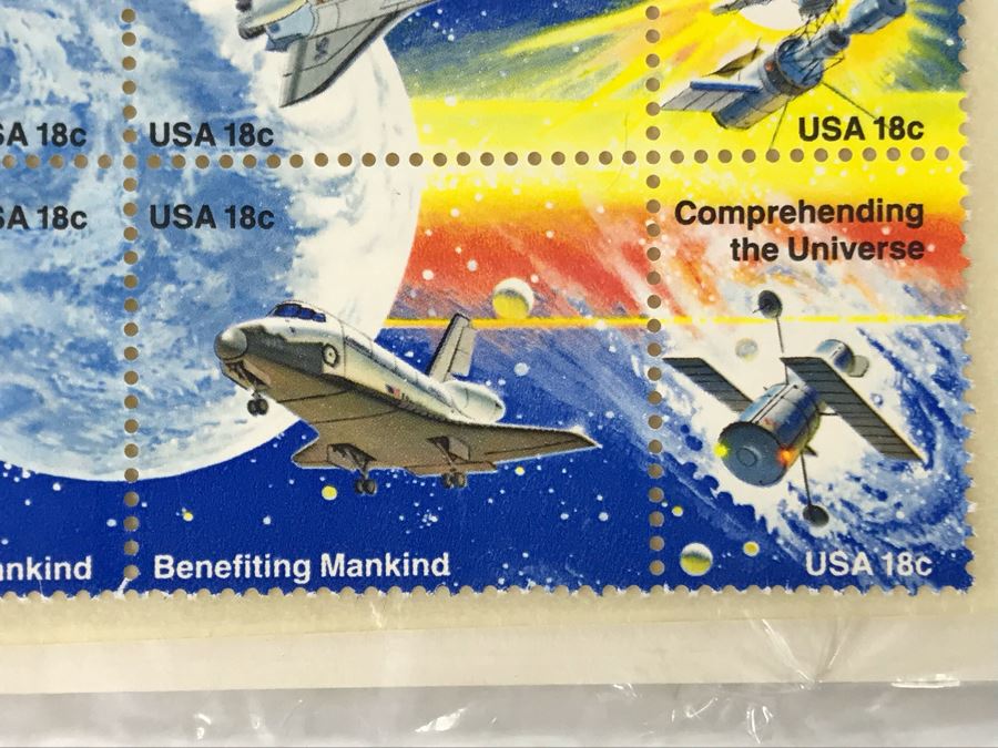 Mint Stamps Space Themed Benefiting Mankind Exploring The Moon, Understanding The Sun, Probing The Planets, Comprehending The Universe And Mint Stamp Book Of Space Exploration 10 Different Designs Saturn Voyager 2 [Photo 6]