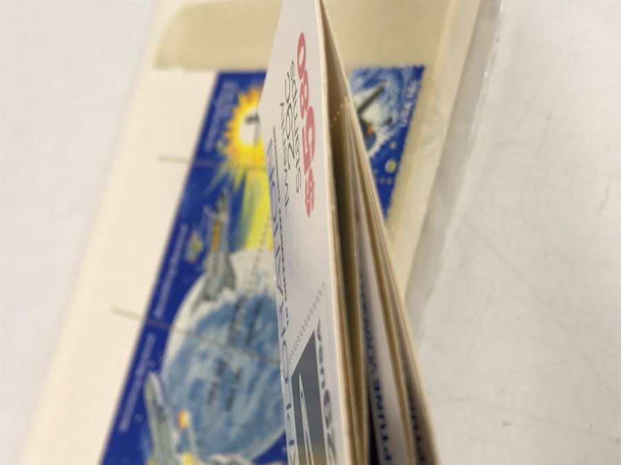 Mint Stamps Space Themed Benefiting Mankind Exploring The Moon, Understanding The Sun, Probing The Planets, Comprehending The Universe And Mint Stamp Book Of Space Exploration 10 Different Designs Saturn Voyager 2 [Photo 10]