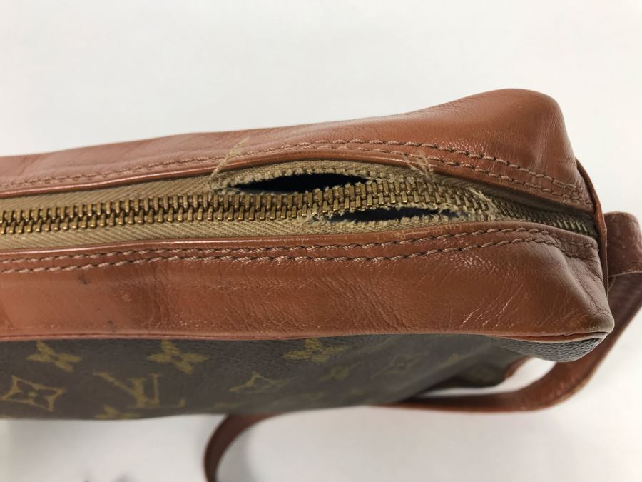 Vintage Louis Vuitton LV Handbag - Notice Damaged Zipper Shown In Photos 14W X 11H [Photo 5]