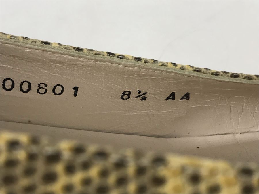 Stuart Weitzman Shoes Size 8.5 AA [Photo 7]