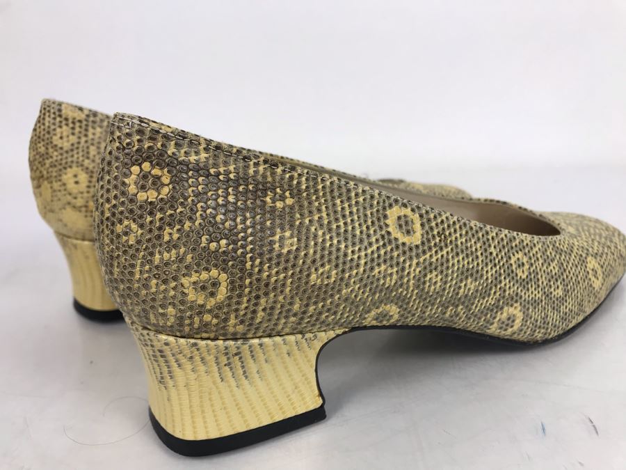 Stuart Weitzman Shoes Size 8.5 AA [Photo 4]