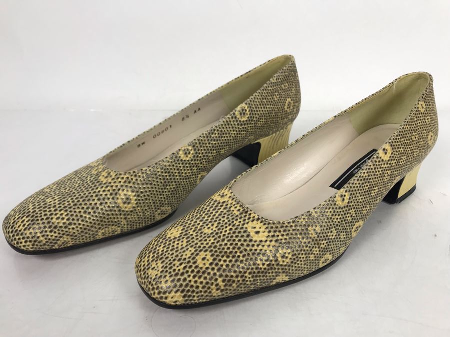 Stuart Weitzman Shoes Size 8.5 AA [Photo 1]