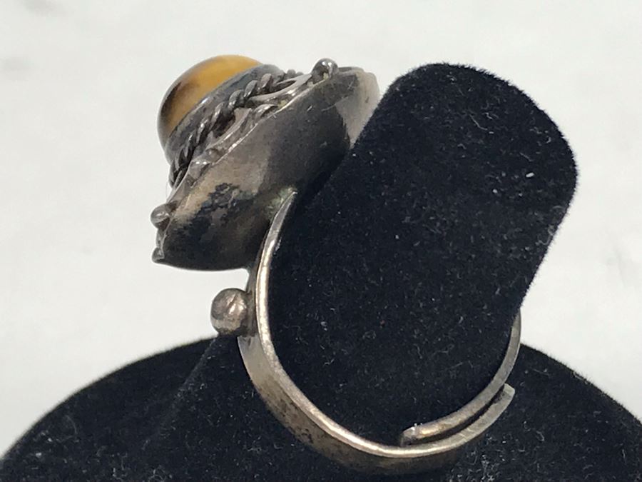 Signed Vintage Sterling Silver Poison Ring Cabochon Cat's Eye Locket Hinged Jewelry [Photo 6]