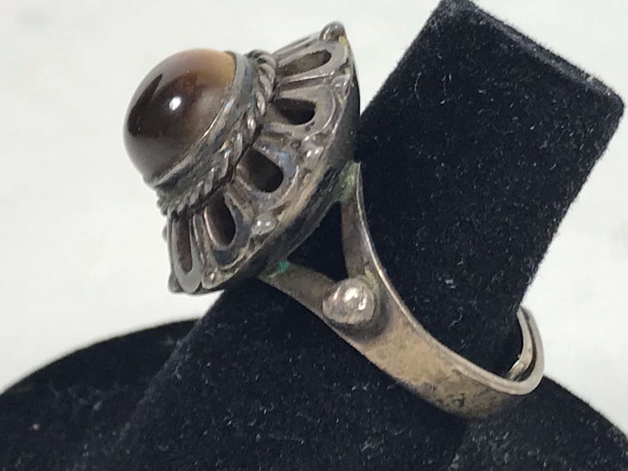Signed Vintage Sterling Silver Poison Ring Cabochon Cat's Eye Locket Hinged Jewelry [Photo 7]