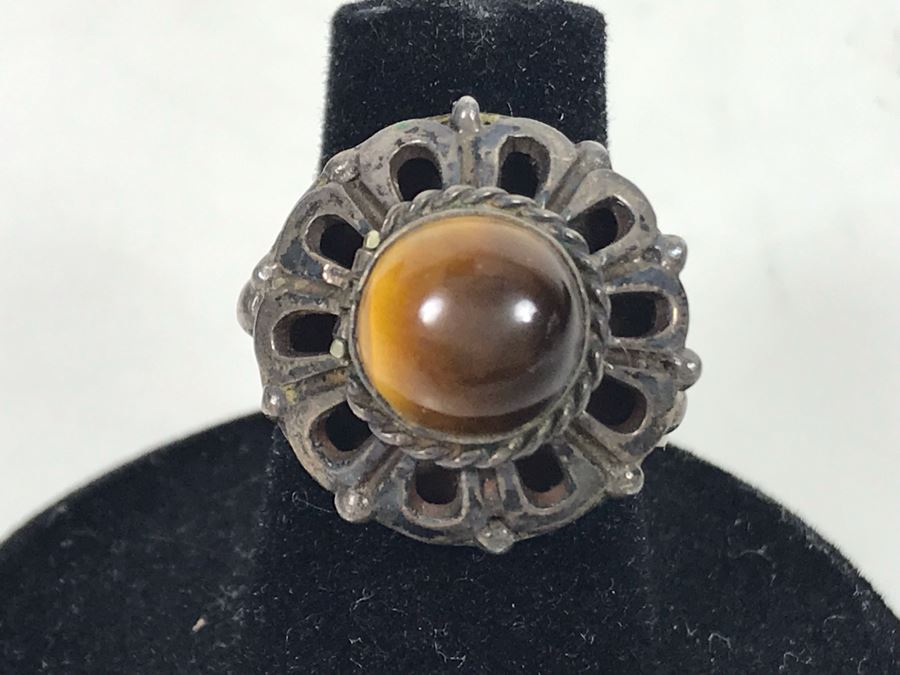 Signed Vintage Sterling Silver Poison Ring Cabochon Cat's Eye Locket Hinged Jewelry [Photo 2]