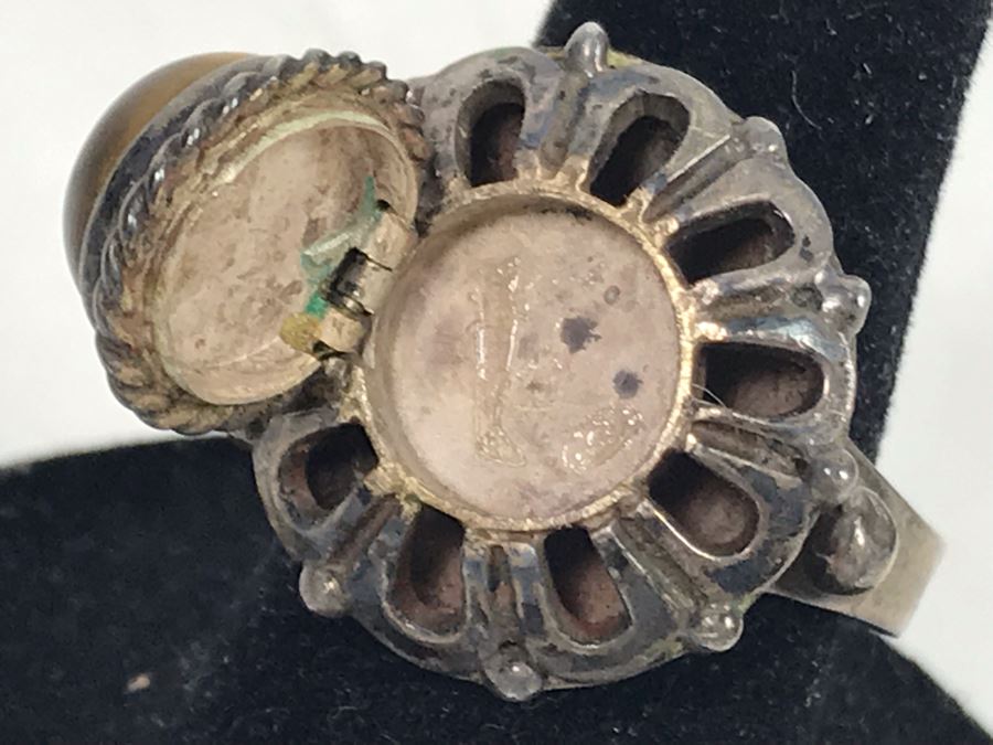 Signed Vintage Sterling Silver Poison Ring Cabochon Cat's Eye Locket Hinged Jewelry [Photo 9]