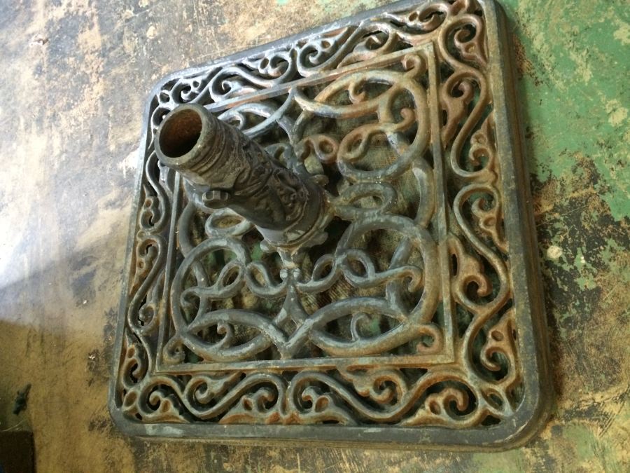 Heavy-Duty Large Umbrella Stand w/ Umbrella [Photo 2]