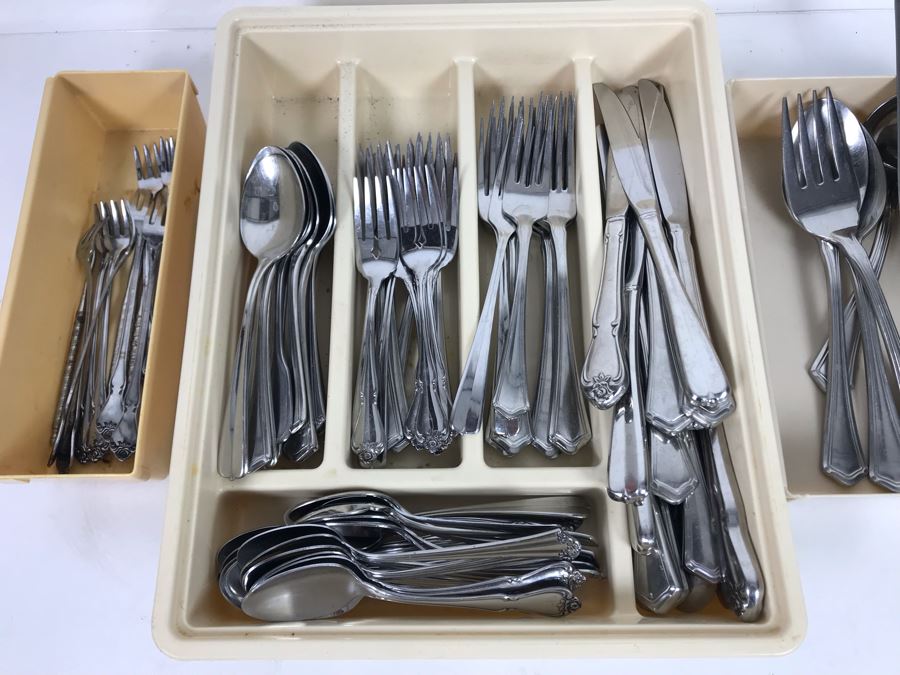 Stainless Steel Flatware Sets Mainly Oneida [Photo 2]