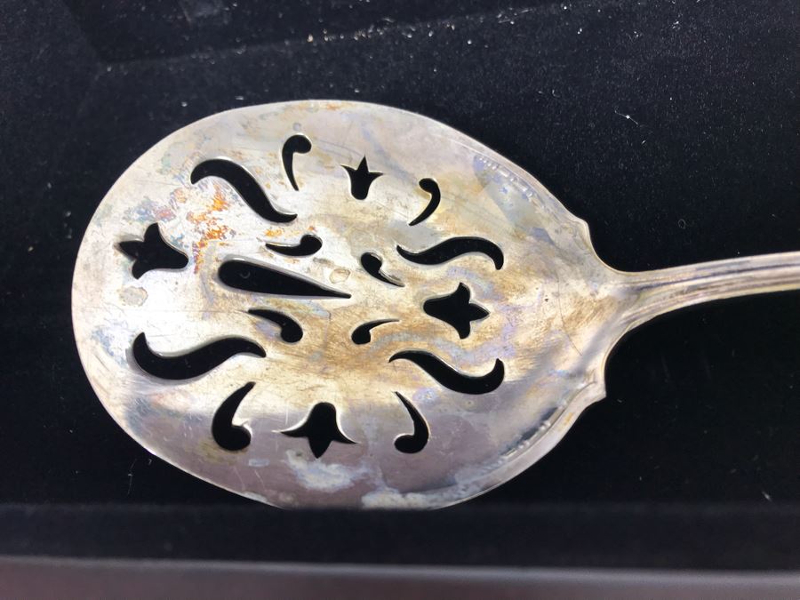 Sterling Silver Wallace Flatware Service For 8 With Large Silver Storage Box With Drawer Incl Sterling Handled Serving Spoon - (872g Not Including Knives And Serving Piece) [Photo 20]