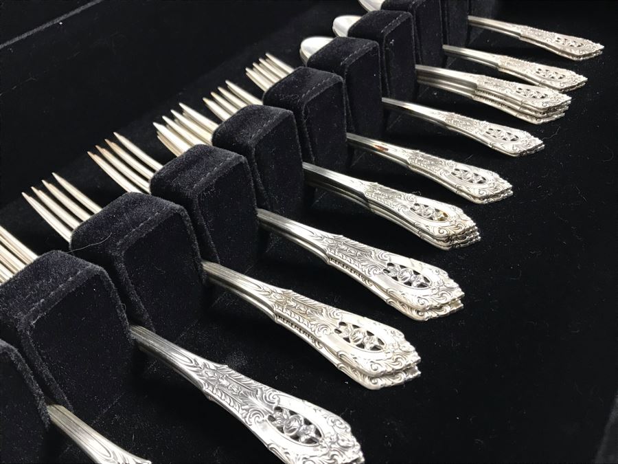 Sterling Silver Wallace Flatware Service For 8 With Large Silver Storage Box With Drawer Incl Sterling Handled Serving Spoon - (872g Not Including Knives And Serving Piece) [Photo 9]