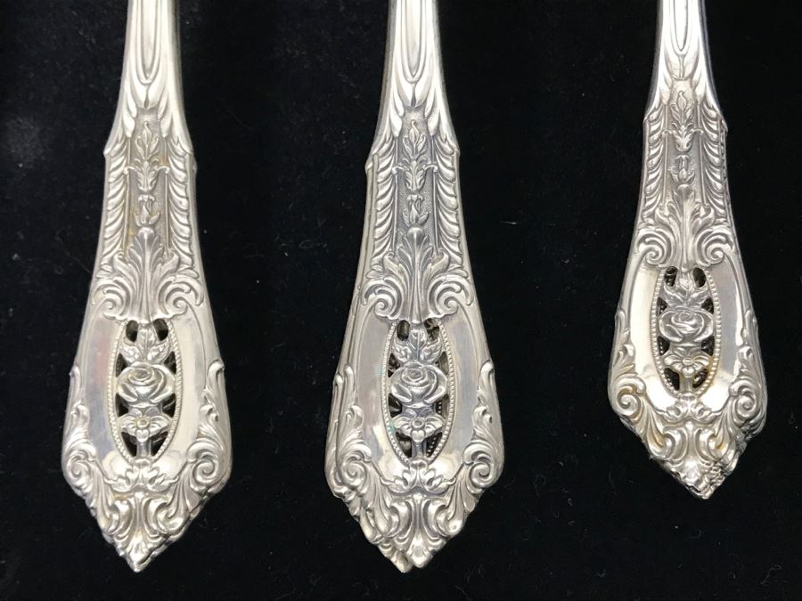 Sterling Silver Wallace Flatware Service For 8 With Large Silver Storage Box With Drawer Incl Sterling Handled Serving Spoon - (872g Not Including Knives And Serving Piece) [Photo 5]