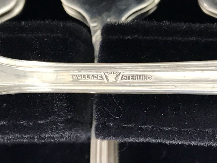 Sterling Silver Wallace Flatware Service For 8 With Large Silver Storage Box With Drawer Incl Sterling Handled Serving Spoon - (872g Not Including Knives And Serving Piece) [Photo 13]