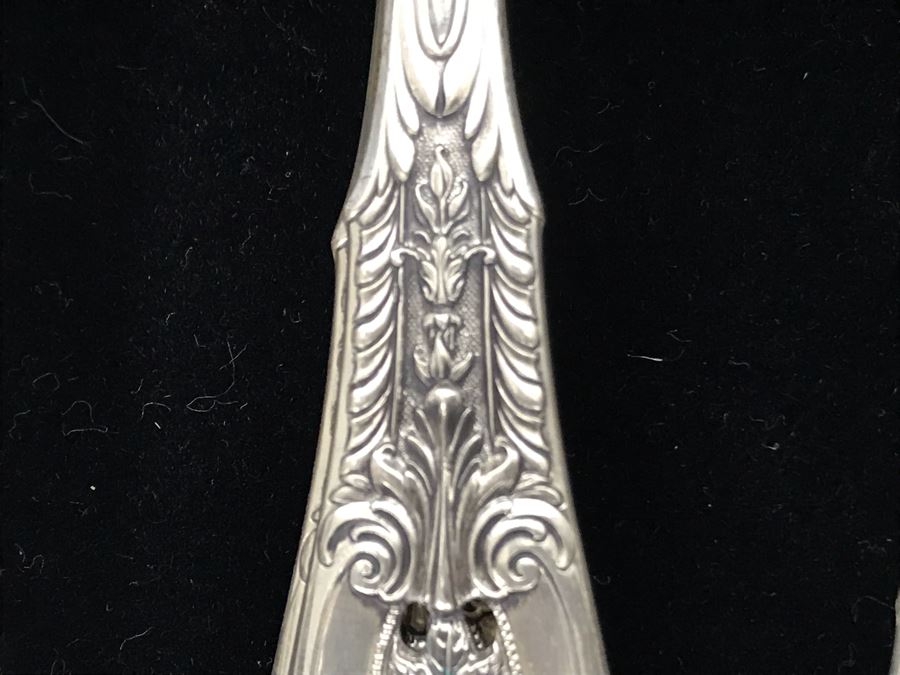 Sterling Silver Wallace Flatware Service For 8 With Large Silver Storage Box With Drawer Incl Sterling Handled Serving Spoon - (872g Not Including Knives And Serving Piece) [Photo 6]