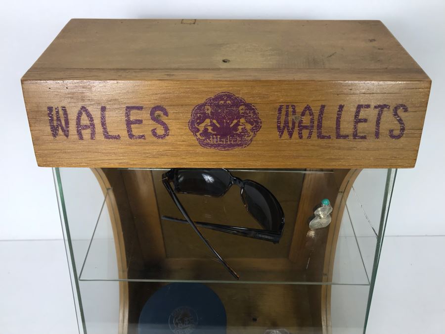 Original English Wales Wallets Scotch Purses Mercantile Store Countertop Display Case (Right Side Glass Has A Crack - Doesn't Include Items In Case) 11.5W X 10.5D X 16.5H [Photo 7]