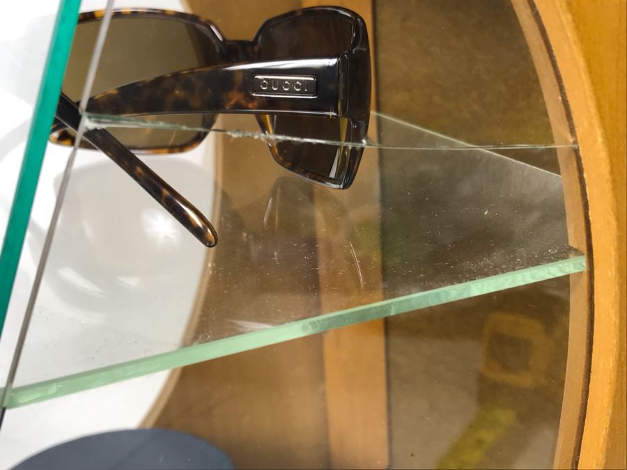 Original English Wales Wallets Scotch Purses Mercantile Store Countertop Display Case (Right Side Glass Has A Crack - Doesn't Include Items In Case) 11.5W X 10.5D X 16.5H [Photo 11]