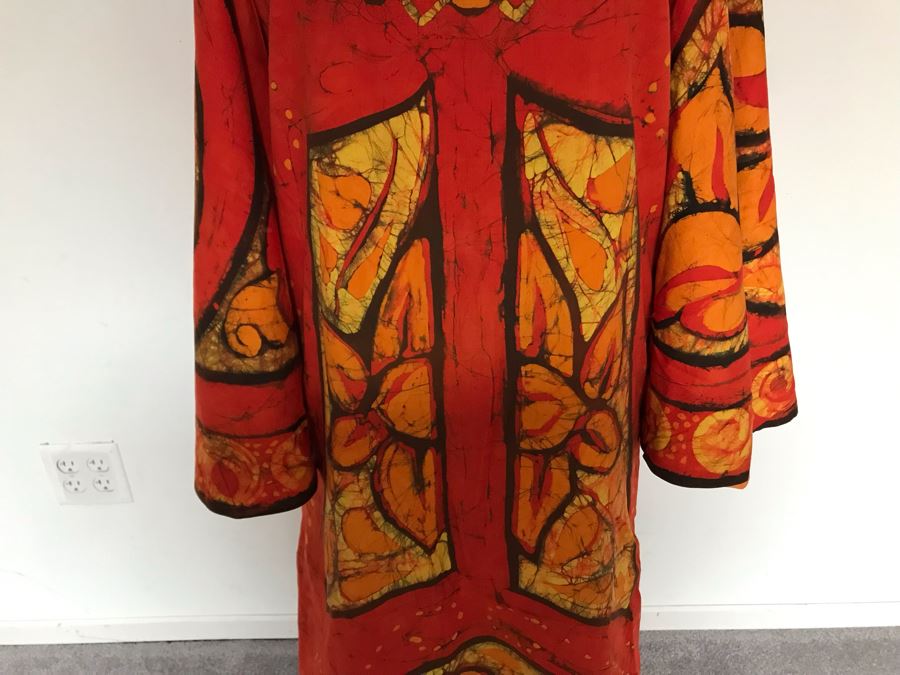 Vintage Mid-Century Hawaiian Batik Muumuu Dress (Shoulder To Shoulder: 15', Length 56') [Photo 5]