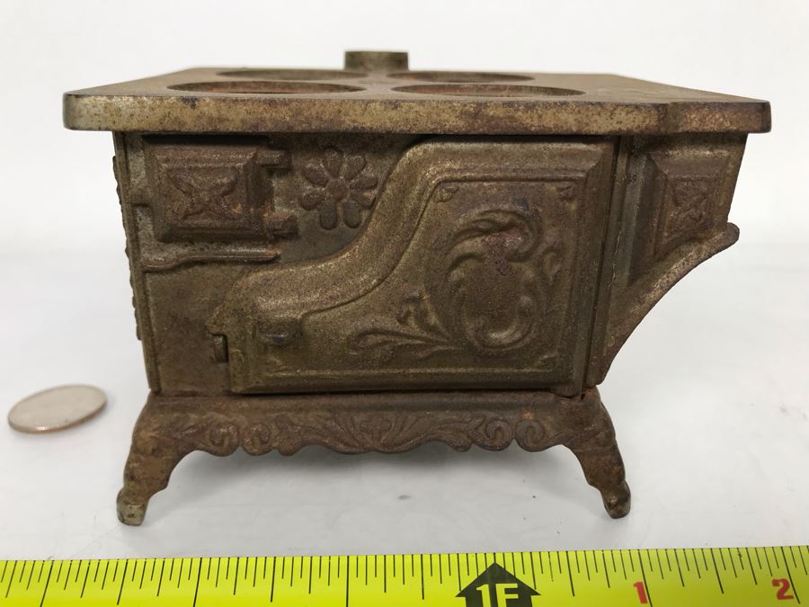 Vintage Cast Iron Stove Toy Salesman Sample 5W X 4D X 3.5H [Photo 4]