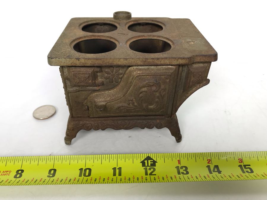 Vintage Cast Iron Stove Toy Salesman Sample 5W X 4D X 3.5H [Photo 3]