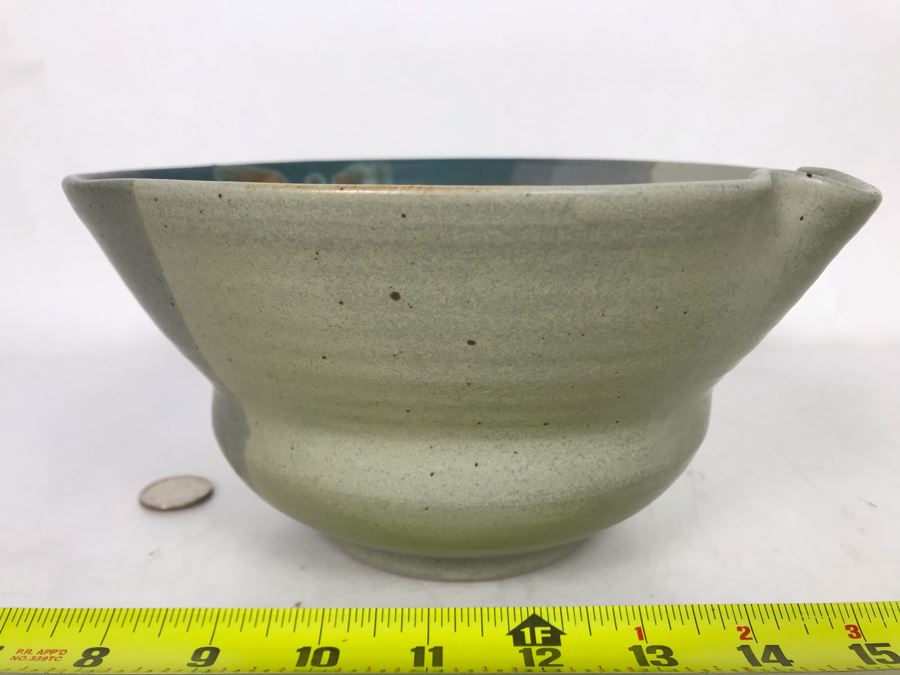 Vintage Signed Hawaiian Pottery Bowl 8.5W X 4.5H [Photo 4]