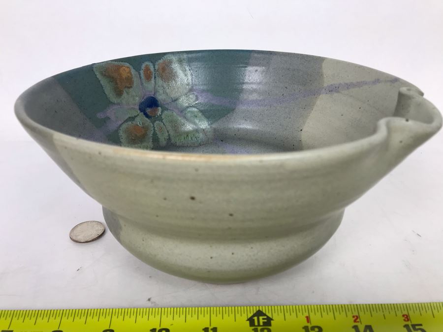 Vintage Signed Hawaiian Pottery Bowl 8.5W X 4.5H [Photo 3]