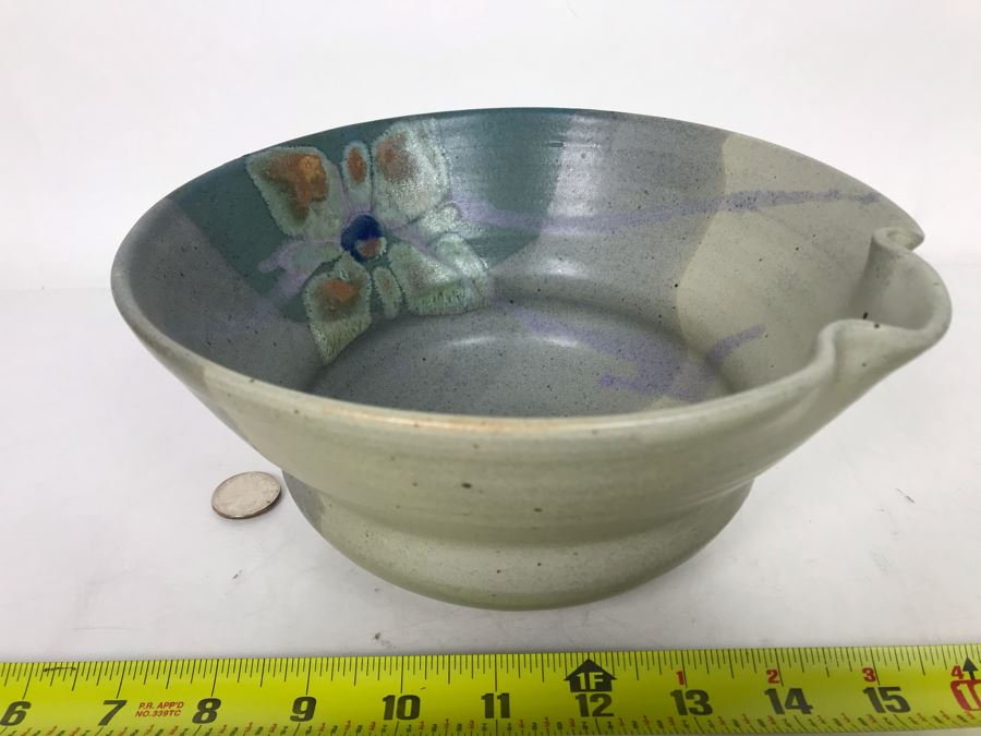 Vintage Signed Hawaiian Pottery Bowl 8.5W X 4.5H [Photo 2]