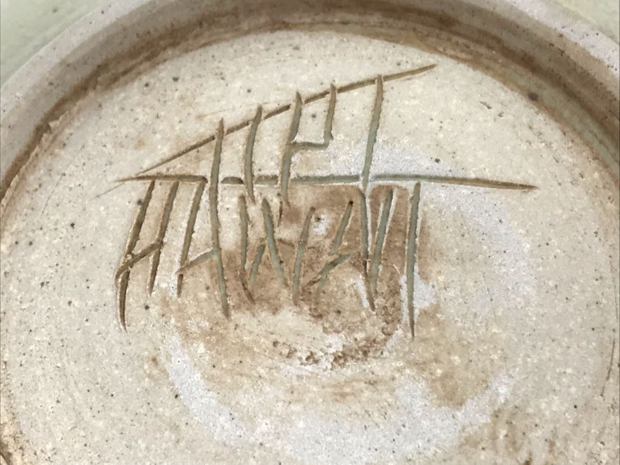 Vintage Signed Hawaiian Pottery Bowl 8W X 4H [Photo 9]