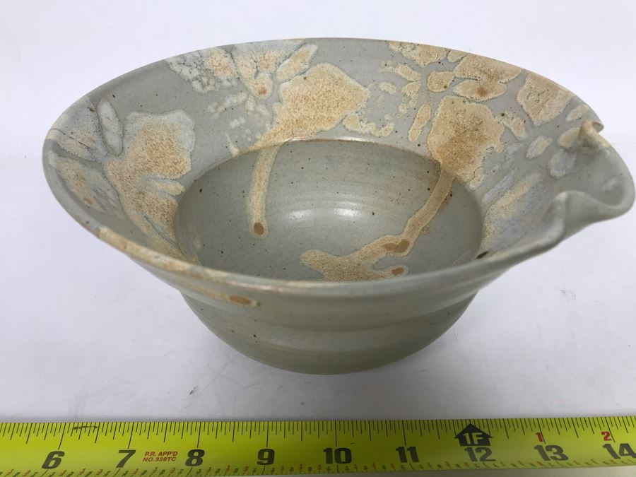 Vintage Signed Hawaiian Pottery Bowl 8W X 4H