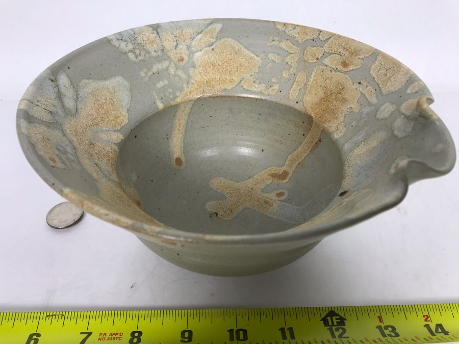 Vintage Signed Hawaiian Pottery Bowl 8W X 4H [Photo 3]
