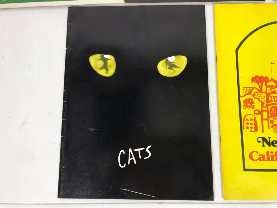 Collection Of Five Theatre Programs: The King And I, Chicago, The Best Little Whorehouse In Texas, Cats, Neil Simon's California Suite [Photo 3]