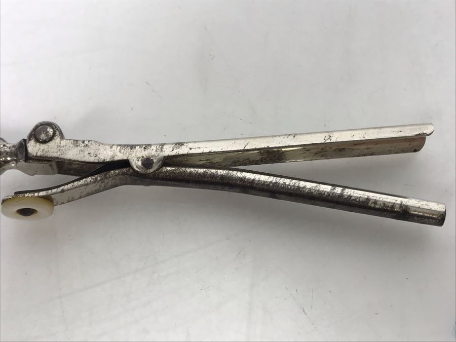 Antique English Repousse Sterling Silver Handled Curling Iron [Photo 9]