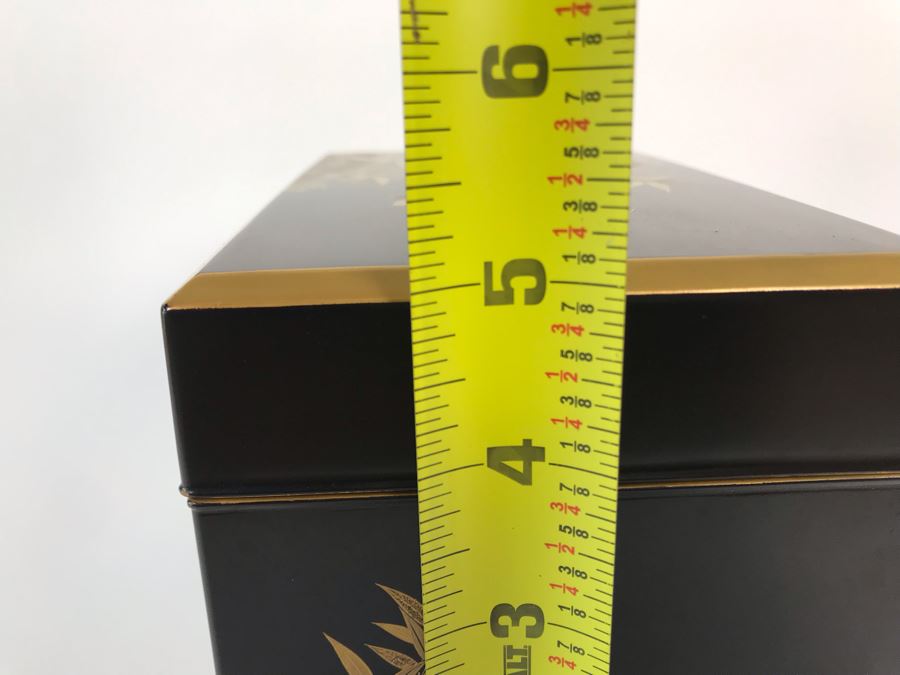 Asian Lacquer Box With Tray 7.25W X 4.5D X 5H [Photo 18]