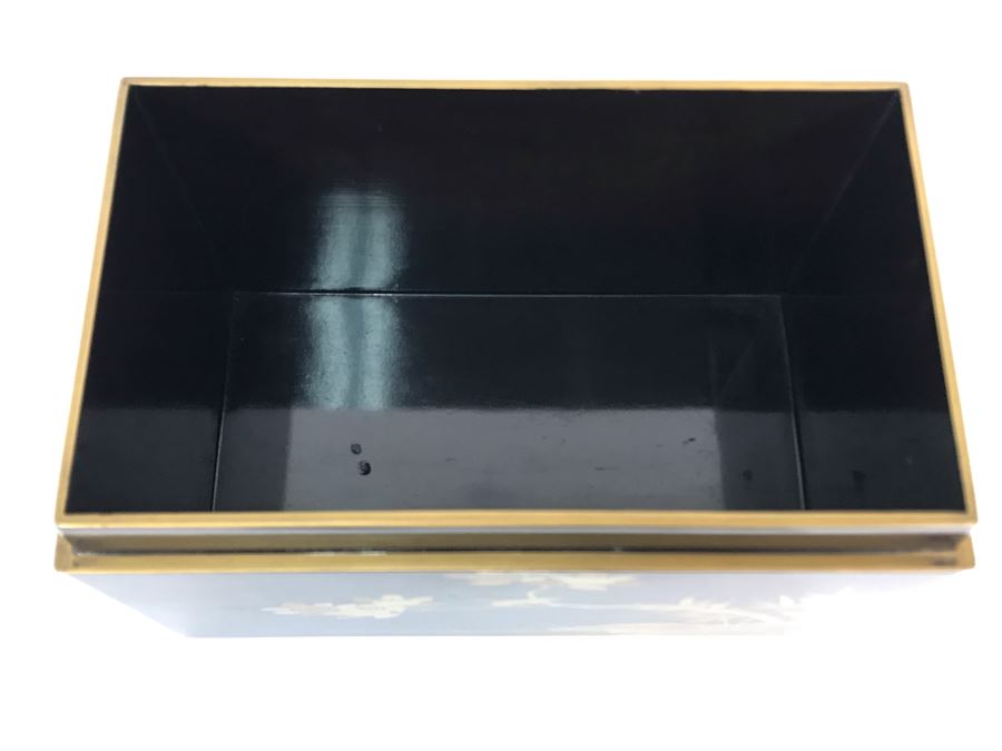 Asian Lacquer Box With Tray 7.25W X 4.5D X 5H [Photo 15]