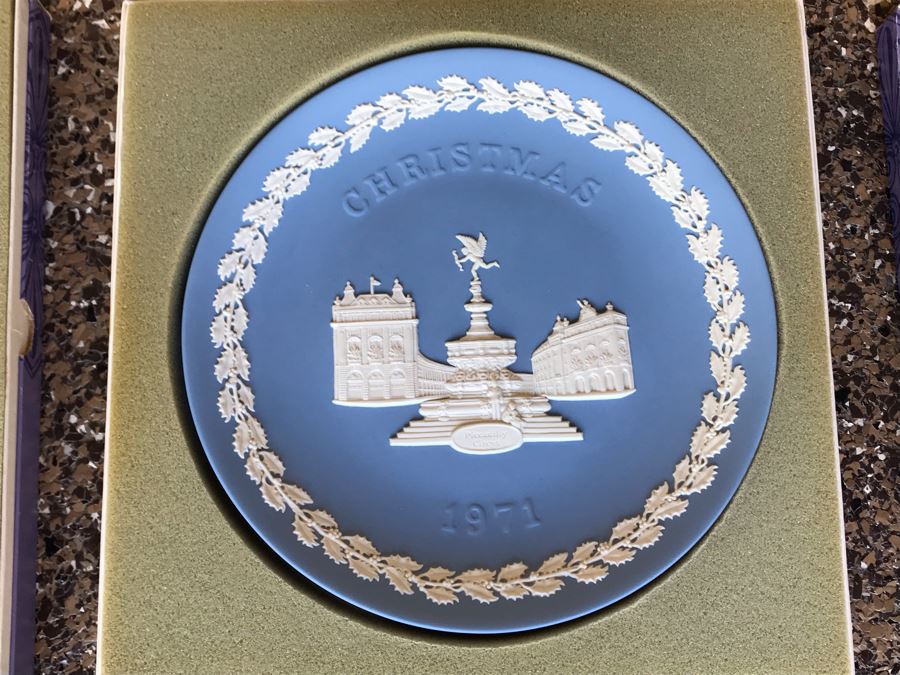 Set Of Nine Wedgwood Christmas Plates From 1970-1978 With Original Boxes [Photo 3]