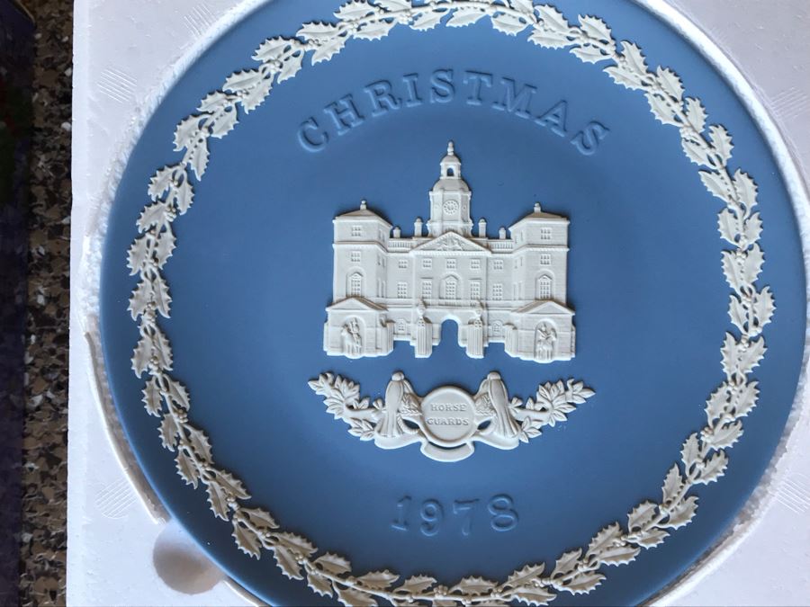 Set Of Nine Wedgwood Christmas Plates From 1970-1978 With Original Boxes [Photo 11]