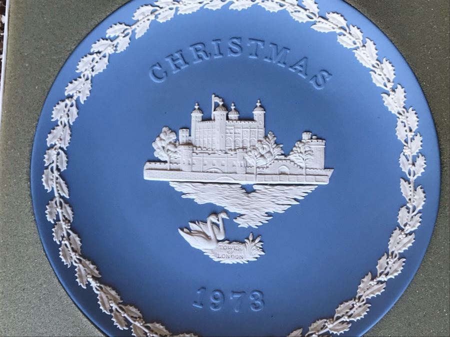 Set Of Nine Wedgwood Christmas Plates From 1970-1978 With Original Boxes [Photo 6]