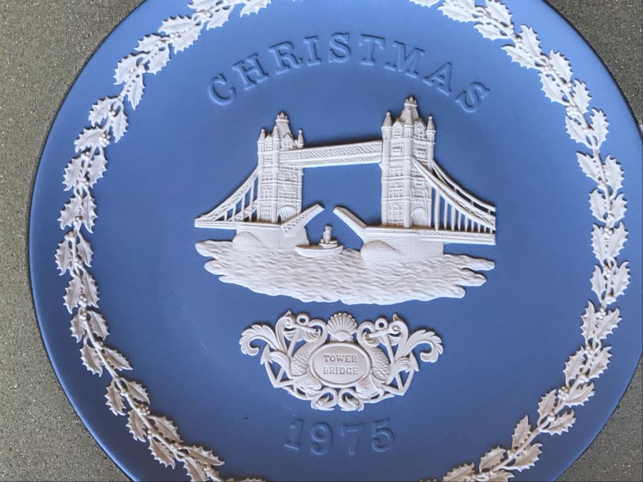 Set Of Nine Wedgwood Christmas Plates From 1970-1978 With Original Boxes [Photo 8]